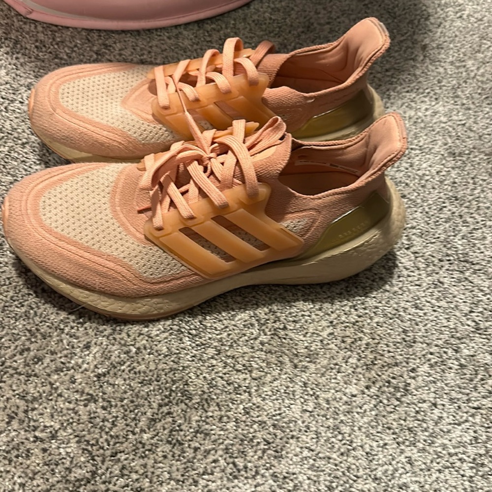 Like new ultra boost size 8 women